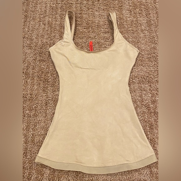 SPANX Small Shaping Cami Tank Top Tan Sand Nude - Picture 3 of 4